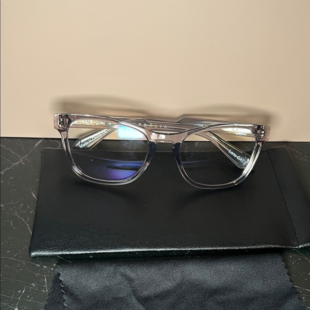 Quay Australia Hardwire Mini blue light glasses